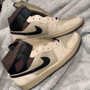 Air Jordan 1 Mid 'Khaki Black'